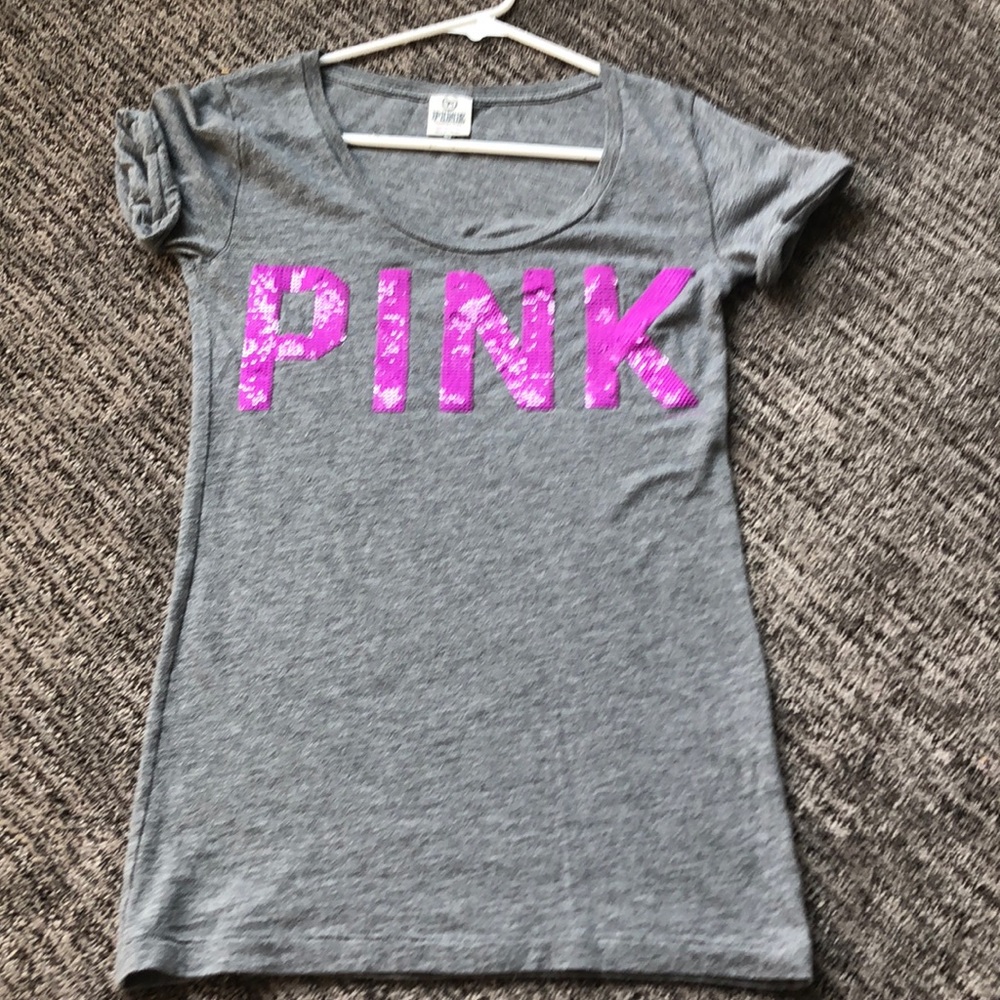Gray Pink tee with sequin logo ✨